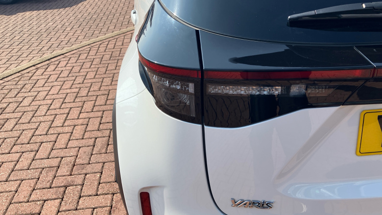 Toyota Yaris Cross 1.5 Hybrid Premiere Edition 5dr CVT Hybrid Estate